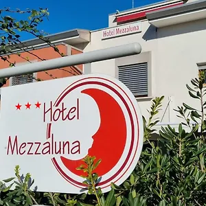 מלון Mezzaluna